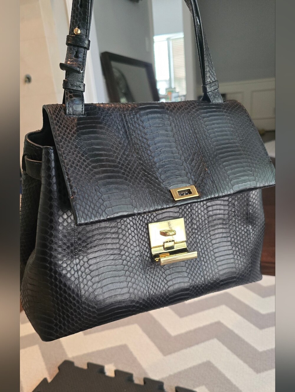 🌟 Salvatore Ferragamo Black Python Leather Bag, New and Authentic - Picture 4 of 16